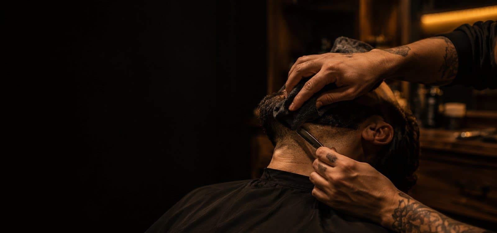 Afeitado a navaja en Filo Barber Studio
